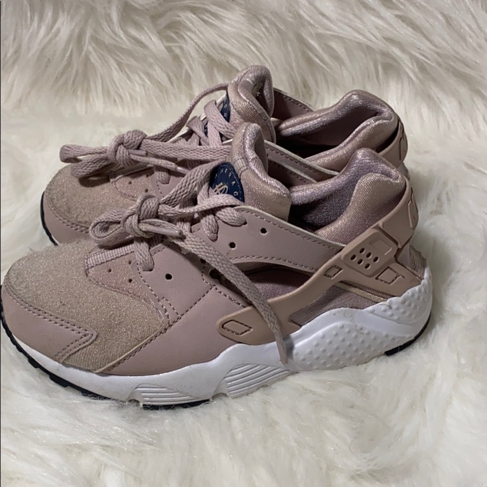 Girls Nike huarache size 11c